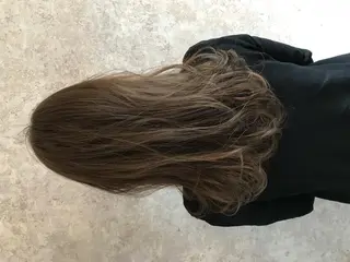 ミディアム due hair 京都駅前店 MILBON オージュア認定サロン【デューヘアー】所属・ハイトーンブリーチ 土坂　由志【京都】のヘアスタイル