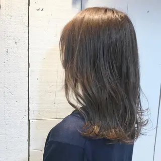 セミロング カラー しのはら まどかのヘアスタイル