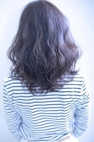 ミディアム 伊藤 裕貴のヘアスタイル