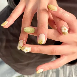 ミディアム m kaori𓃟のネイルデザイン