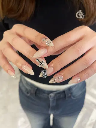 ネイル ユナ🌙 nailのネイルデザイン