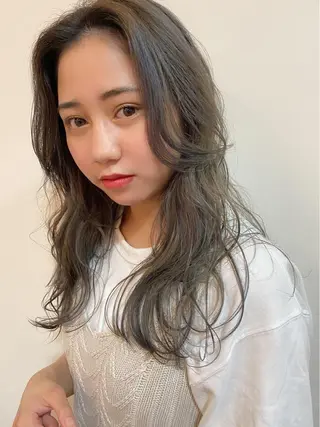 セミロング 三好 美里のヘアスタイル