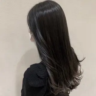 カラー 西岡 莉緒のヘアスタイル