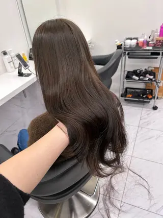 カラー ベージュ／ブラウン/ ナチュラルレイヤーのヘアスタイル