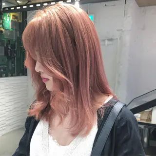 セミロング カラー ORIKA 美容室のヘアスタイル