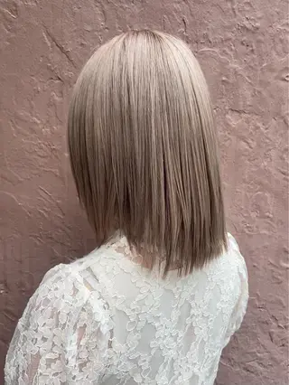 ミディアム カラー natsumi / N°ariaのヘアスタイル