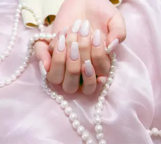 ネイル ちゅるんネイル🪄 耳ツボジュエリー🔗のネイルデザイン