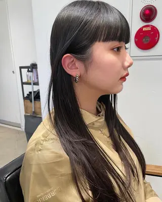 ロング カラー Loom.所属・村上雅人 ナチュラルモードのヘアスタイル