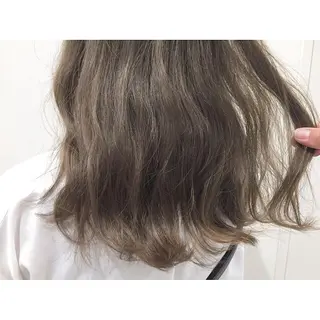 セミロング カラー 透明感♡︎♡︎ 佐々木早苗のヘアスタイル