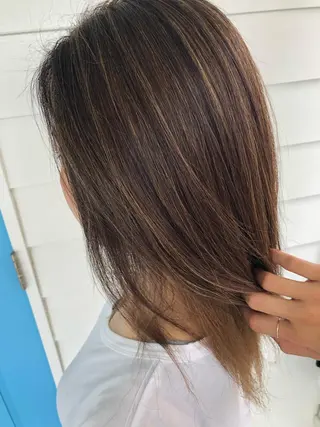 セミロング カラー AUBE HAIR citrine所属・石垣島/美容師 Moeのヘアスタイル