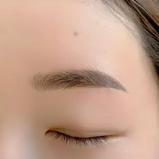 アイブロウ 市川 優菜のマツエク・マツパデザイン