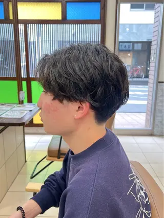 ショート パーマ メンズ 白髪ぼかし脱白髪染め 大塚綾のヘアスタイル