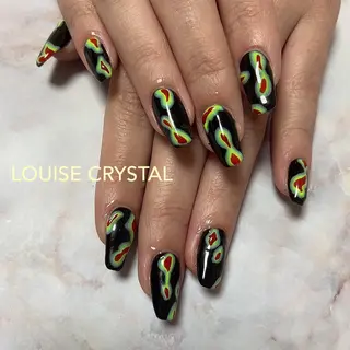 ネイル LOUISE CRYSTALのネイルデザイン