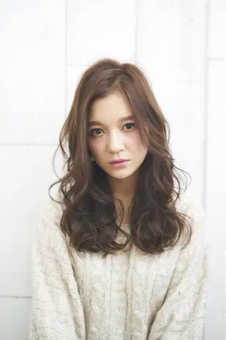 ロング THE DAY所属・AKI HASHIMOTOのヘアスタイル