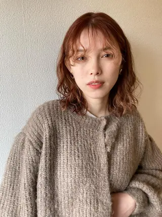 ミディアム カラー パーマ Natural KeEのヘアスタイル