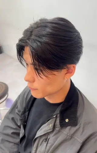 ショート カラー パーマ メンズ おがた たくむの眉毛・アイブロウイメージ