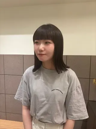 セミロング natsuki /HUI 金山のヘアスタイル