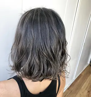 ショート カラー ヘアアレンジ Le/a谷町 野上幹太のヘアスタイル
