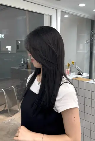 カラー shizuku / 🕊️透明感艶カラーのヘアスタイル