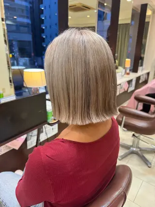 ミディアム 西村 亜弥のヘアスタイル