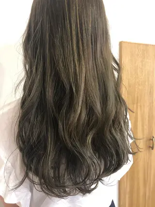 ロング カラー 伊藤 かなのヘアスタイル