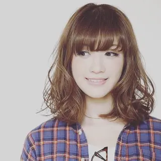 セミロング パーマ 髪質改善/透感カラー 山下輝人のヘアスタイル