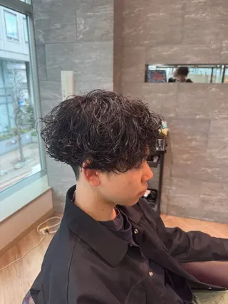 ショート パーマ メンズ メンズ特化/ センターパート/八谷のヘアスタイル