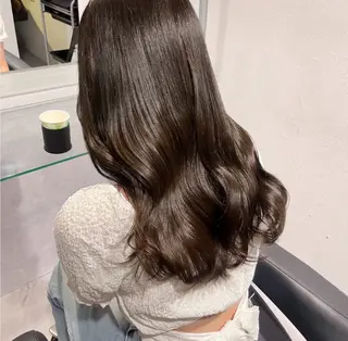 ロング カラー 🫧うる艶トレンド 🫧透明感カラーのヘアスタイル