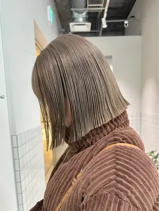 ショート カラー SALOWIN 梅田茶屋町Suite店所属・今村彩巴 ボブ/ストレートのヘアスタイル