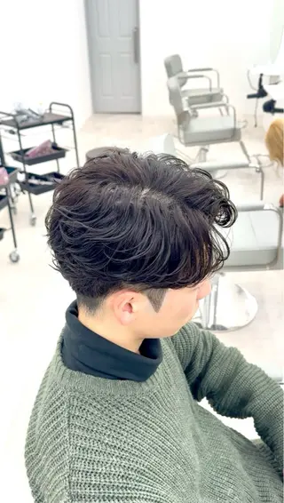 ミディアム パーマ メンズ 渡部 優輝のヘアスタイル