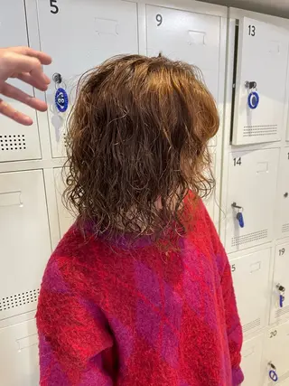 ミディアム パーマ 🫧髪質整形師 イケモトタクマ🎩のヘアスタイル