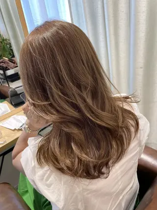 セミロング ANs. YUIのヘアスタイル