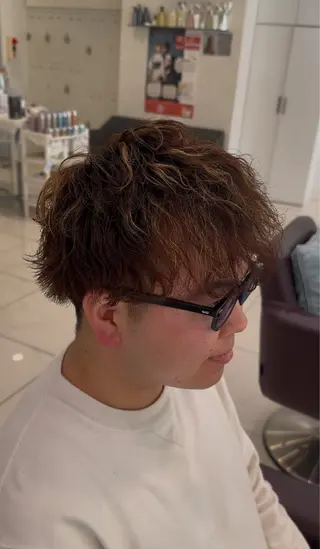 メンズ ブリーチカラー /メンズパーマ/陸のヘアスタイル