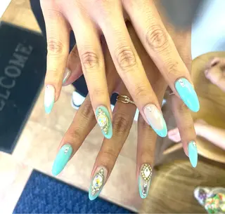 セミロング LeLien所属・LeLien ♡のネイルデザイン