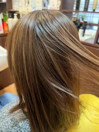 カラー hair  bh.maara所属・bh.maara デザイン／ハイトーンのヘアスタイル