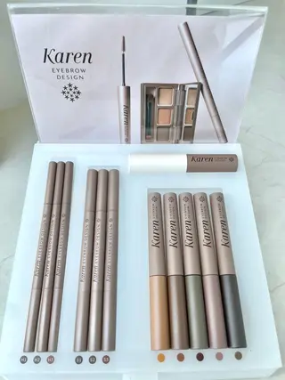 アイブロウ kenje luscaのヘアスタイル