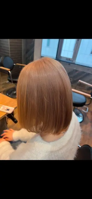 ミディアム カラー Eleanor spa&treatment 札幌店内にあるシェアサロン【WHITE】所属・シルクハイトーン / 髪質改善🦋MIKUのヘアスタイル