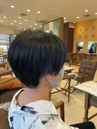 ショート HIKARI🐈‍⬛ レイヤー×デザインのヘアスタイル