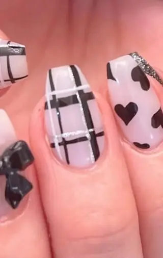 ネイル エルバイノリコ 岩下パラジェル取扱店のネイルデザイン