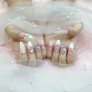 ネイル パーツ全部¥110 サロンミミのネイルデザイン