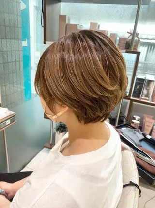 ショート カラー 古川 琴美のヘアスタイル