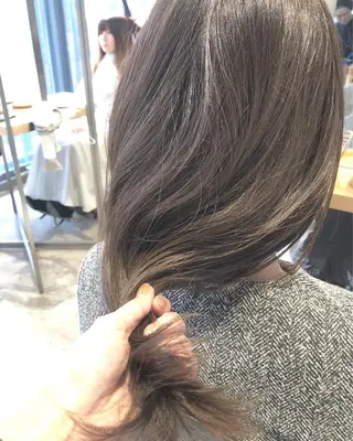 セミロング カラー dipty MOILA所属・辻 貴音のヘアスタイル