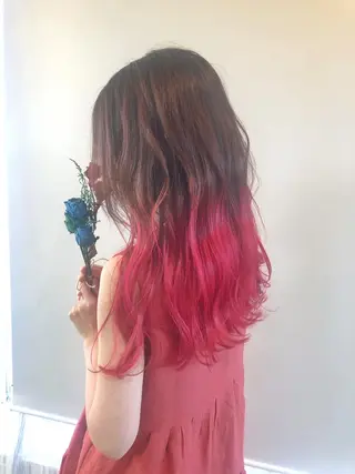 ロング カラー パーマ ヘアアレンジ 推し活専用 【派手髪】飯野ゆかりのヘアスタイル