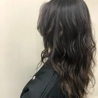 セミロング カラー ambellir 山本伽椰のヘアスタイル