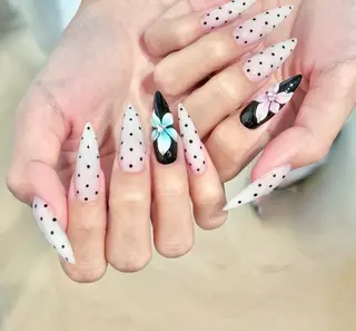 ネイル pink ladyサロン所属・べ にのネイルデザイン