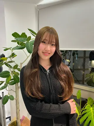 ロング カラー 野中里紗/ ベージュカラーのヘアスタイル