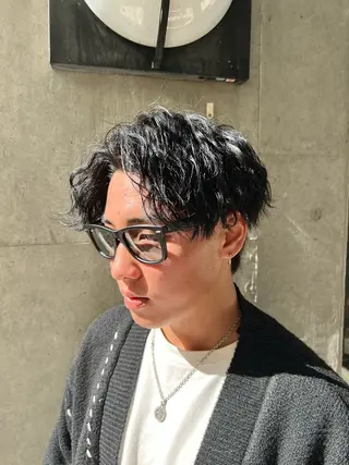 ショート パーマ メンズ 豊崎 佑輔のヘアスタイル