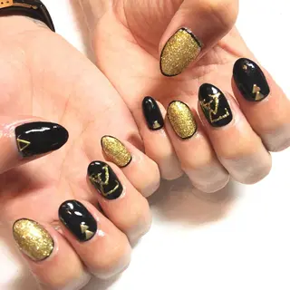 ネイル THECOLORS所属・近貞 莉奈のネイルデザイン