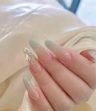 ネイル 高木 維麗絲のネイルデザイン