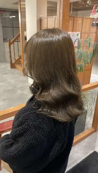ミディアム 澤田 真凛のヘアスタイル